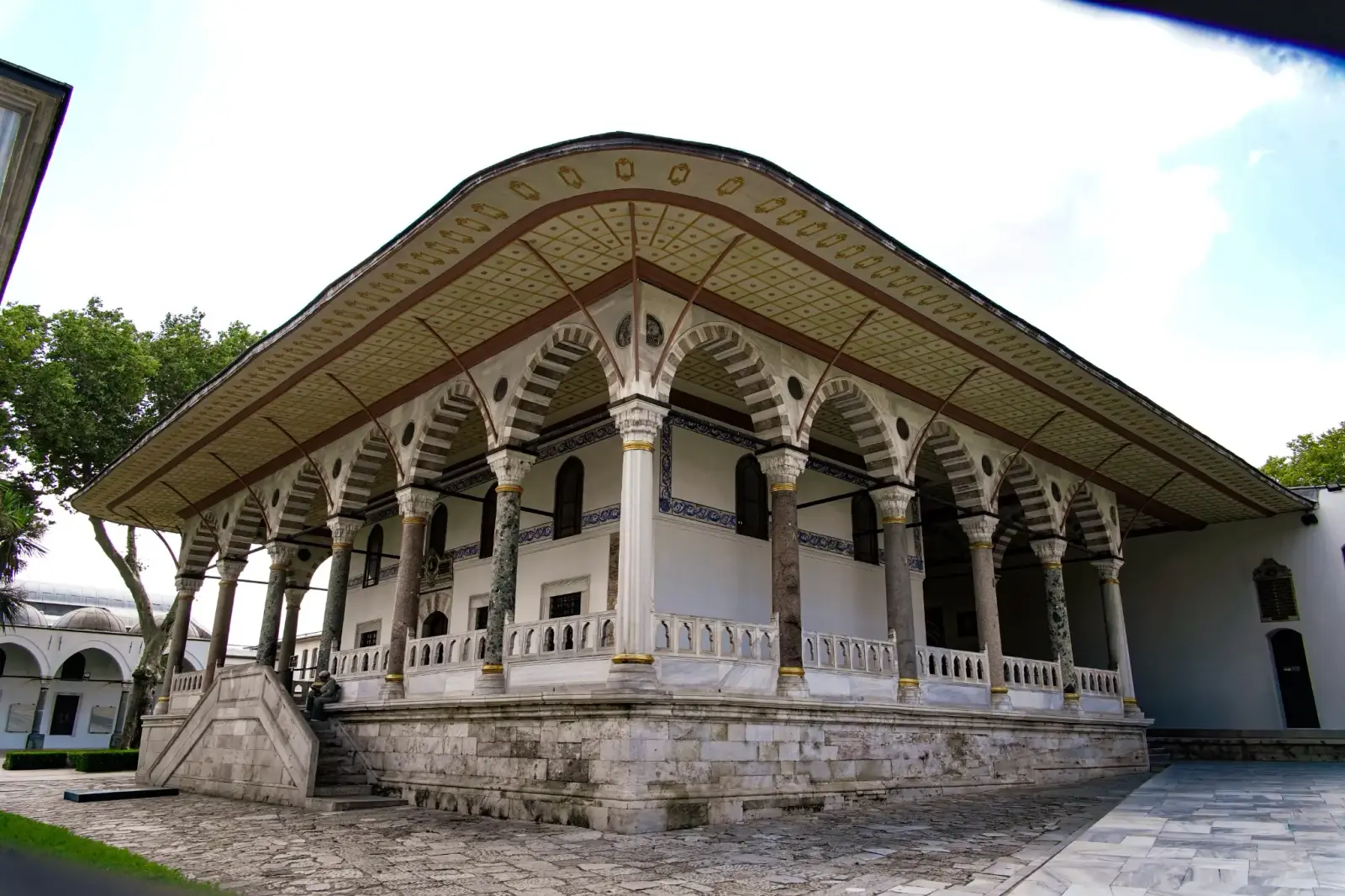 The Audience Chamber behind the Gate of Felicity, marble columns carrying a broad projecting roof.