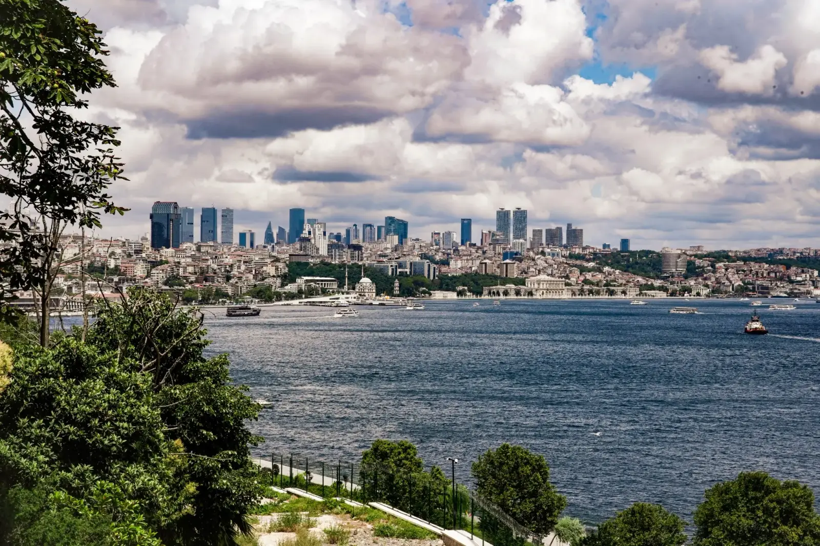 The Golden Horn and the towers of Beyoğlu seen from the palace terraces.